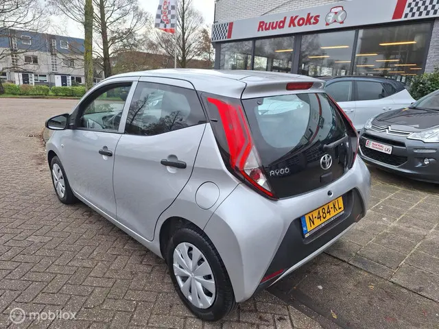 Toyota Aygo 1.0 VVT-i x-FUN 2021 Benzine 7