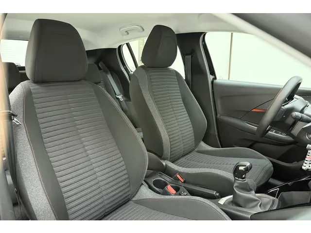 Peugeot 208 1.2 PureTech Active 2023 Benzine 7