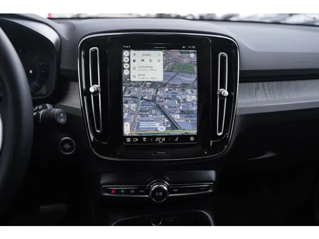 Volvo XC40 2.0 B4 Ultra Dark 2024 Benzine 43