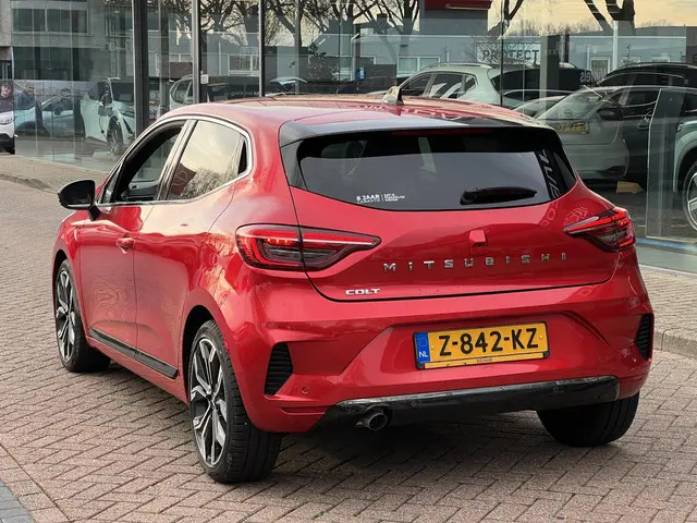 Mitsubishi Colt 1.0T MT First Edition 2024 Benzine 7