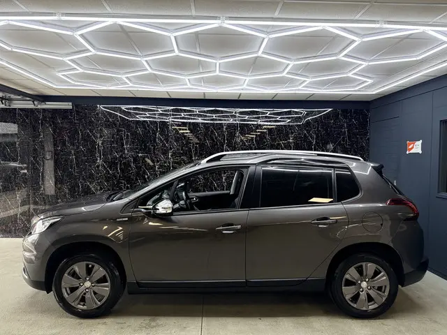 Peugeot 2008 1.2 PureTech Blue Lion 2019 Benzine 3
