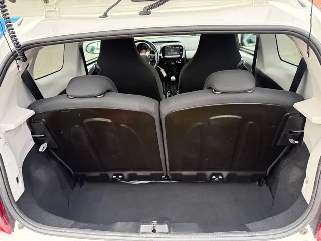 Peugeot 108 1.2 VTi Allure 2014 Benzine 16