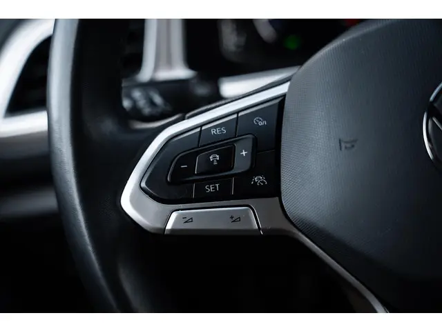 Volkswagen T-Roc 1.5 TSI Style 2023 Benzine 37