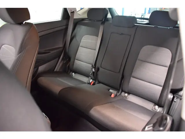 Hyundai Tucson 1.6 GDI Comfort/ 49000km/ 2019 Benzine 17