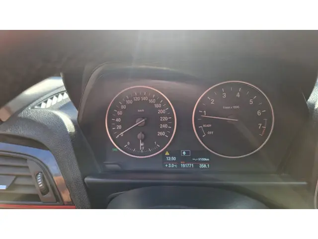 BMW 1 Serie 116i Business 191D KM Navi 2013 Benzine 12