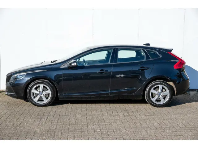 Volvo V40 T4 Momentum | Trekhaak | Xenon 2015 Benzine 11