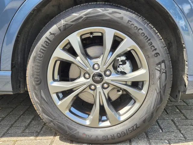 Ford Kuga 2.5 PHEV ST-Line 2024 Hybride Benzine 21