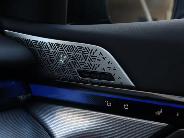 BMW M5 Sedan 2025 Hybride Benzine 35