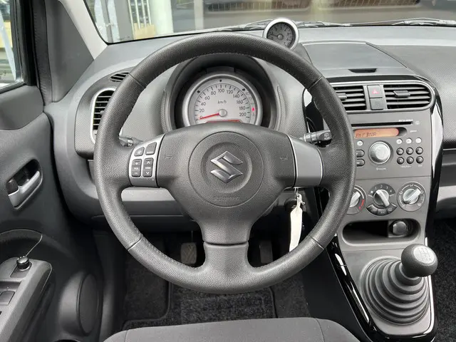 Suzuki Splash 1.0 VVT Comfort EASSS 2014 Benzine 19
