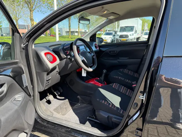 Citroën C1 1.0 e-VTi Feel 2014 Benzine 12