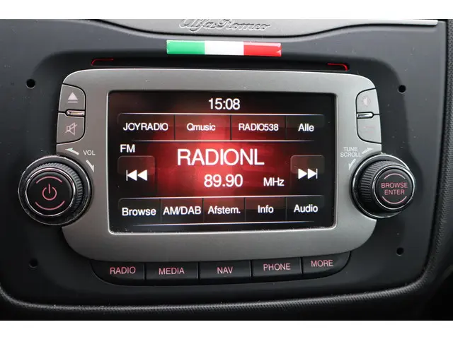 Alfa Romeo MiTo 0.9 TwinAir Junior (NIEUW APK) 2015 Benzine 23
