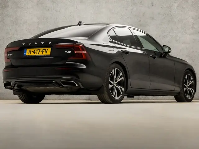 Volvo S60 2.0 T4 R-Design 2020 Benzine 5