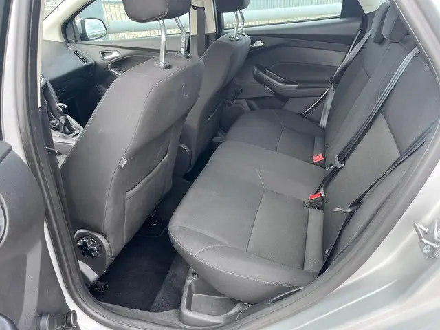 Ford Focus Wagon 1.0 Trend 2016 Benzine 15