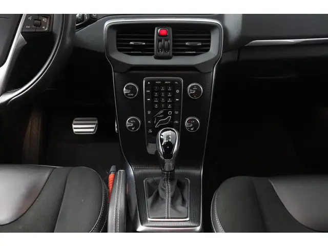 Volvo V40 1.5 T3 R-Design 2019 Benzine 14