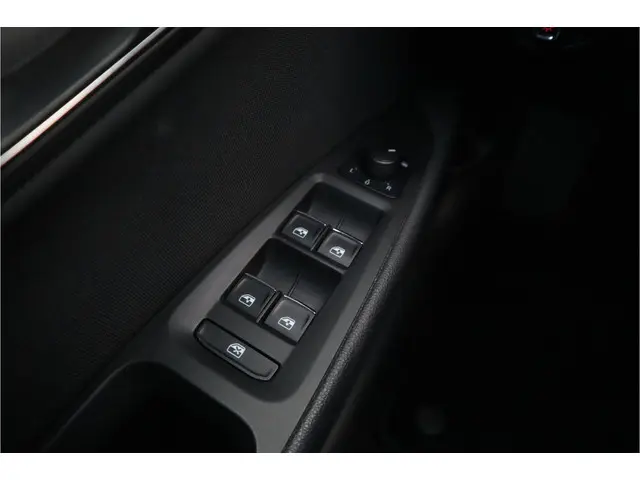 SEAT Leon 1.5 TSI FR Business Intense 2019 Benzine 40