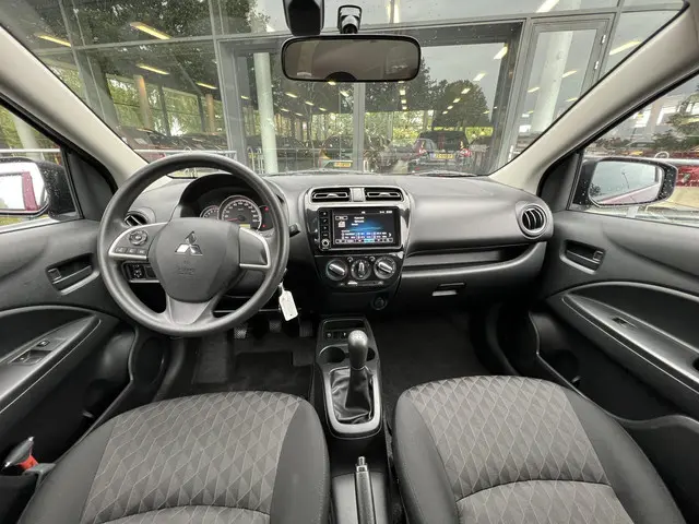 Mitsubishi Space Star 3
