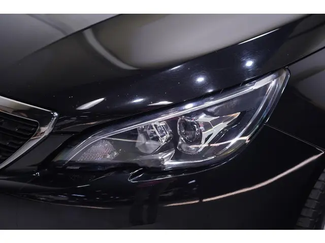 Peugeot 308 1.5 HDI Active Pack 2020 Diesel 14