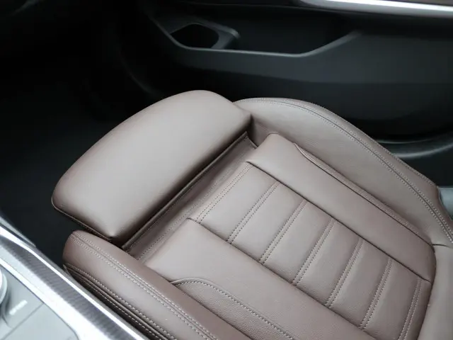 BMW 3 Serie Touring 318i 2024 Benzine 10