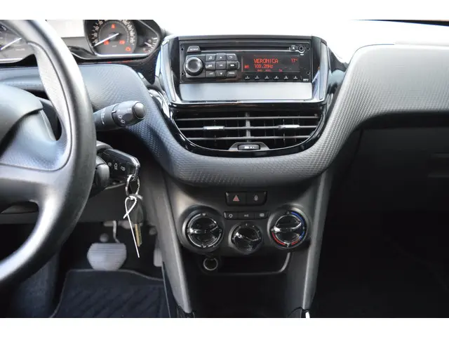 Peugeot 2008 1.2 VTi Access automaat 2014 Benzine 11