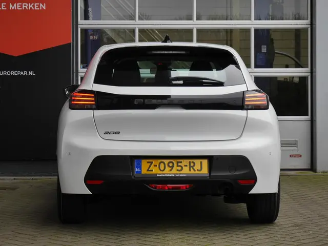 Peugeot 208 1.2 PureTech 100 Active 2024 Benzine 4