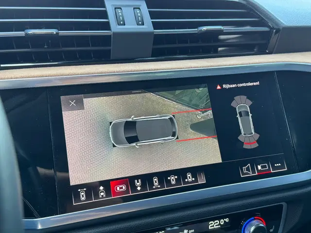 Audi Q3 35 TFSI * Leder * 360 Camera * Keyless 2020 Benzine 15