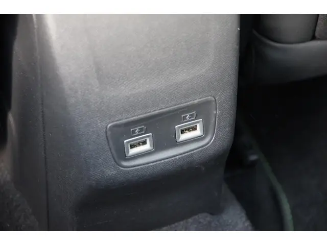 Peugeot 208 1.2 PureTech GT Pack 2021 Benzine 31