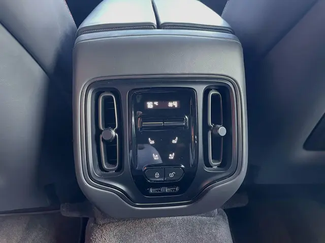 Aston Martin DBX 4.0 V8 707 2023 Benzine 21