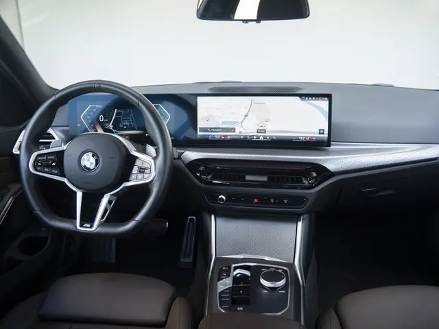 BMW 3 Serie Touring 320i 2025 Benzine 9