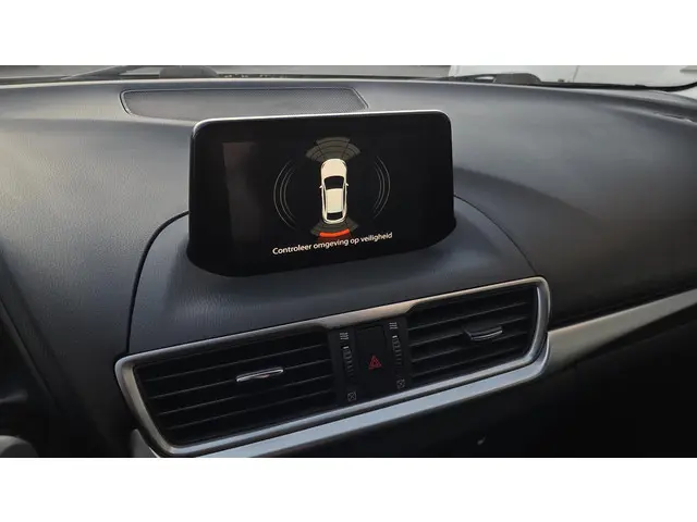 Mazda 3 2.0 SkyActiv-G Exclusive-Line 2018 Benzine 19