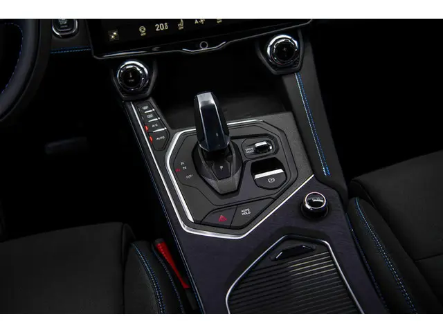 Lynk & Co 01 1.5 Business Edition 2025 Hybride Benzine 14