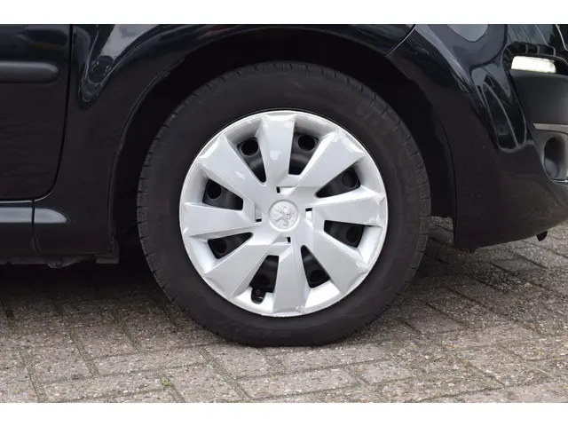 Peugeot 107 1.0 Active//Airco//5drs//72.610km!! 2014 Benzine 22