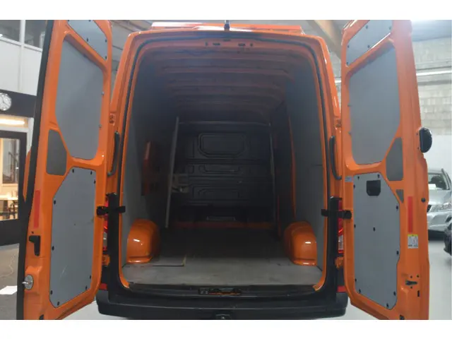 Volkswagen Crafter 35 2.0 TDI L3H3 Highline 2021 Diesel 20