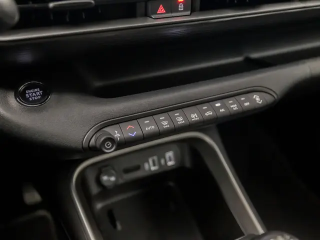 Jeep Avenger 1.2 Altitude Sport 2023 Benzine 29