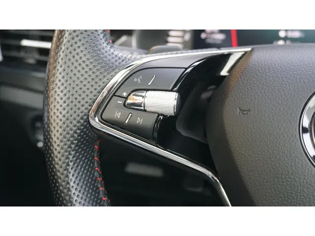 Škoda Kamiq 1.0 TSI 116pk DSG Monte Carlo 2021 Benzine 40