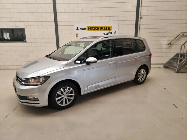 Volkswagen Touran 1.4 TSI Connected Series 2017 Benzine