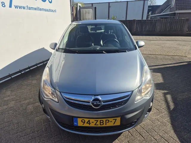 Opel Corsa 1.4-16V Cosmo Nap NL Airco 5 drs 2012 Benzine 14