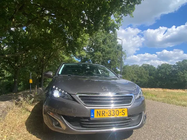 Peugeot 308 SW 1.2 PureTech Allure 2017 Benzine 22