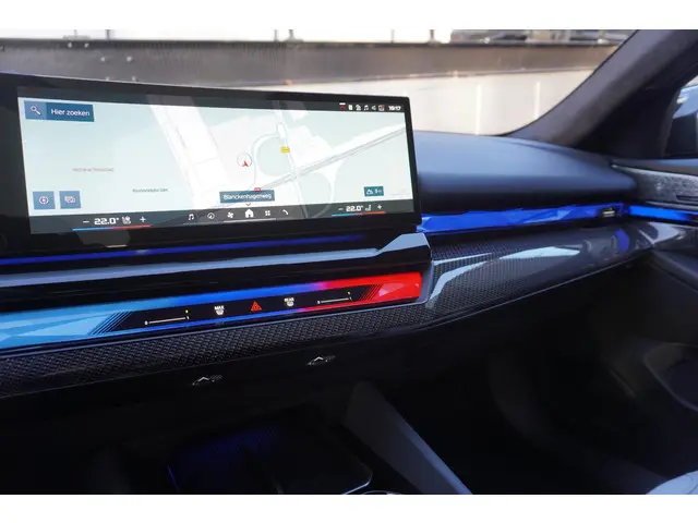 BMW M5 Sedan 2026 Hybride Benzine 11