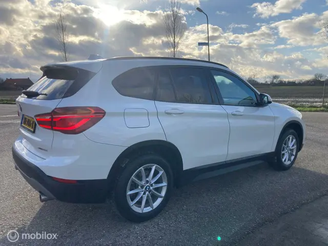 BMW X1 20i High Executive leder aut camera 2018 Benzine 14