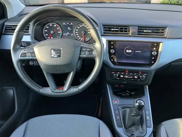 SEAT Arona 1.0 TSI Style Business Intense 2021 Benzine 19