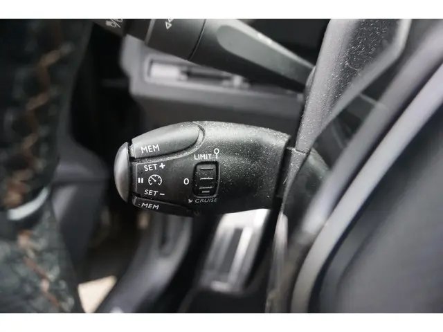 Peugeot 3008 1.2 PureTech GT Line 2019 Benzine 9