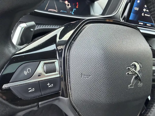 Peugeot 208 1.2 PureTech 2020 Benzine 18