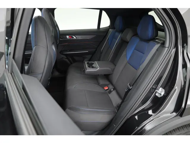Lynk & Co 01 1.5 2023 Hybride Benzine 34