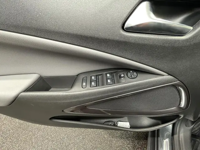 Opel Crossland X 1.2 Turbo Innovation 2018 Benzine 18