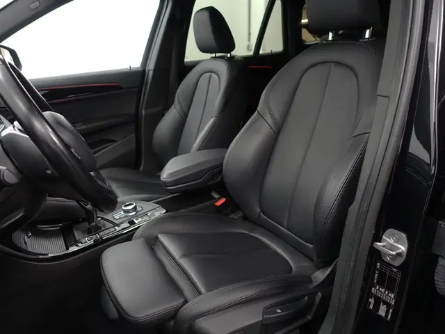 BMW X1 sDrive18i M Sport Aut- 2017 Benzine 20