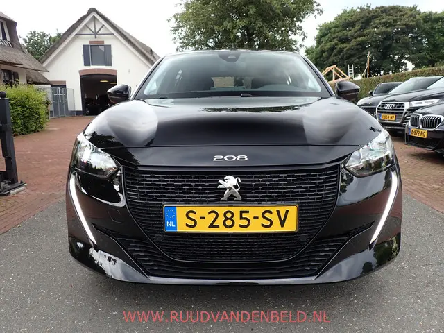 Peugeot e-208 2