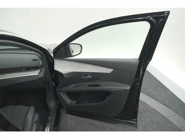 Peugeot 3008 1.2 Hybrid 136 GT 2024 Hybride Benzine 72