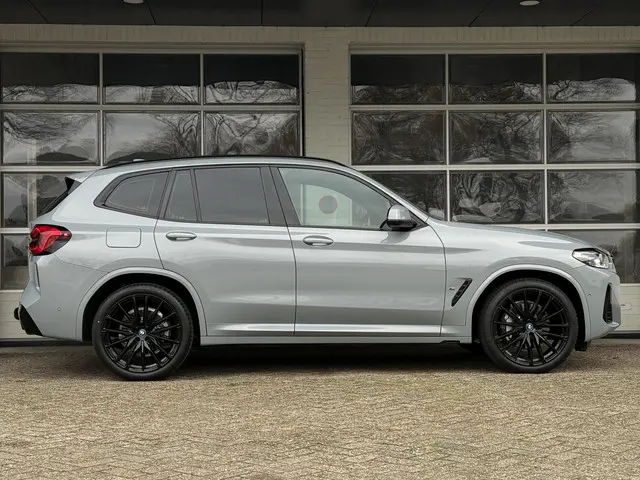 BMW X3 xDrive30e 2022 Hybride Benzine 10