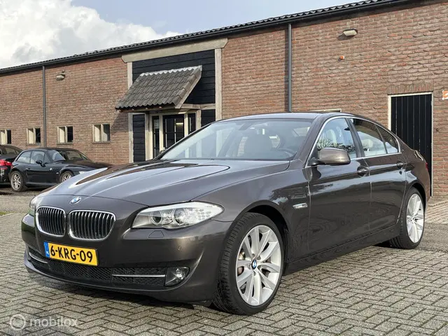 BMW 5 Serie 530i High Executive + 2013 Benzine 33