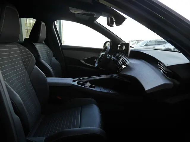 Peugeot e-3008 Allure 73 kWh 2025 Elektrisch 12
